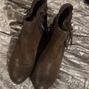 Fringe boots